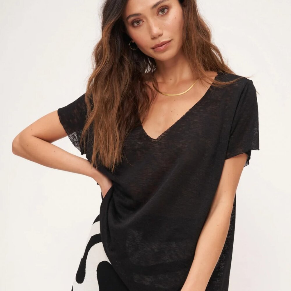 Black project t social tshirt